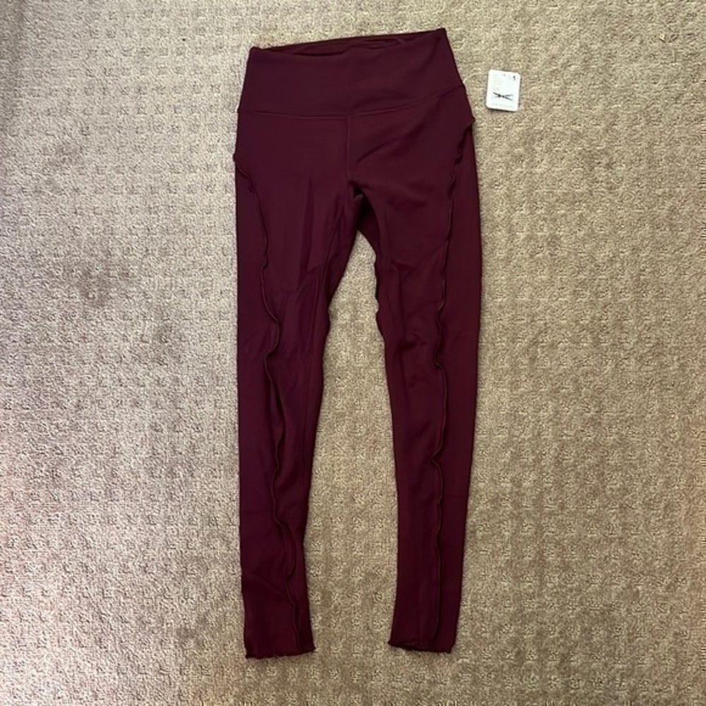 Free People Movement Hearts Aflutter 7/8 Length Leggings Fig Jam Size Xs Nwot